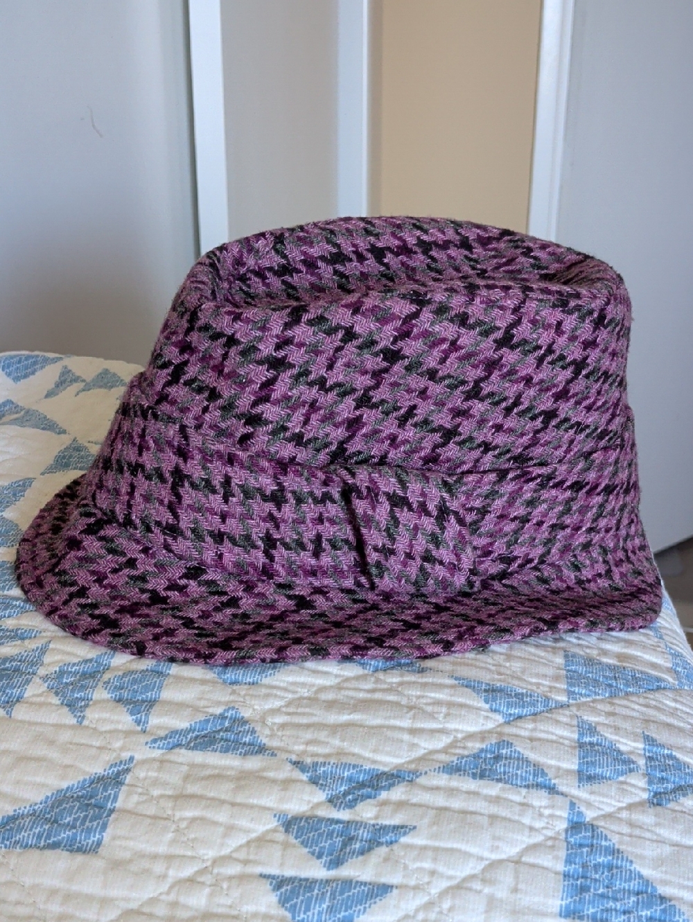 Woman's Banana Republic Houndstooth Fedora